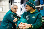 Foto zur News: Teamchef Mike Krack mit Lance Stroll (Aston Martin)