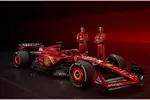 Foto zur News: Ferrari SF-24 mit Charles Leclerc und Carlos Sainz (Ferrari)