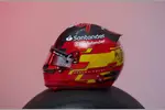 Foto zur News: Helm von Carlos Sainz (Ferrari)