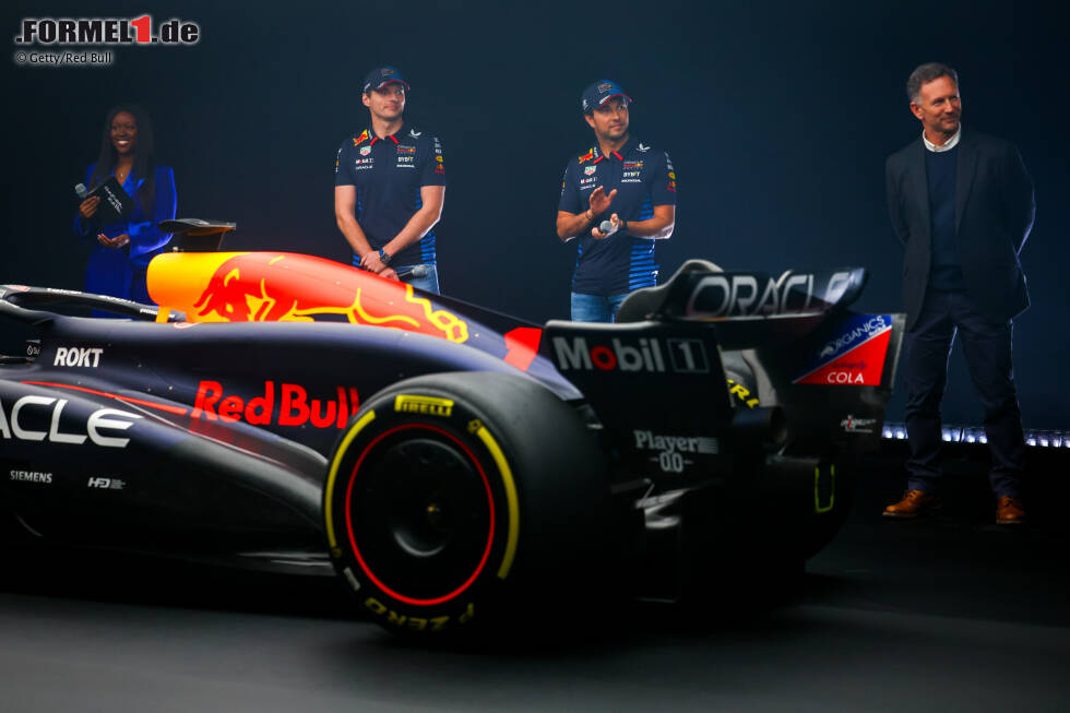 Foto zur News: Max Verstappen (Red Bull), Sergio Perez (Red Bull) und Christian Horner