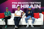 Foto zur News: Alexander Albon (Williams), Fernando Alonso (Aston Martin) und George Russell (Mercedes)