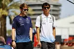 Foto zur News: Alexander Albon (Williams) und Logan Sargeant (Williams)