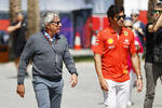Foto zur News: Carlos Sainz (Ferrari) mit Vater Carlos Sainz sen.