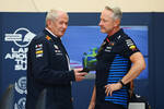 Foto zur News: Helmut Marko (Red Bull) mit Teammanager Jonathan Wheatley