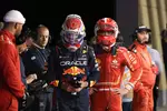 Foto zur News: Max Verstappen (Red Bull) und Charles Leclerc (Ferrari)