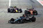 Foto zur News: George Russell (Mercedes), Carlos Sainz (Ferrari) und Sergio Perez (Red Bull)