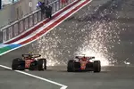 Foto zur News: Carlos Sainz (Ferrari) und Charles Leclerc (Ferrari)