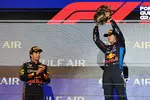 Foto zur News: Sergio Perez (Red Bull) und Max Verstappen (Red Bull)