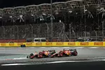 Foto zur News: Carlos Sainz (Ferrari) und Charles Leclerc (Ferrari)