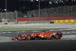 Foto zur News: Carlos Sainz (Ferrari) und Charles Leclerc (Ferrari)