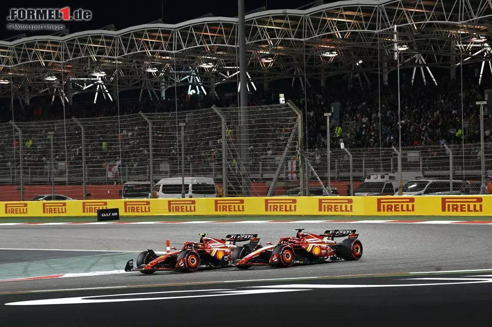 Foto zur News: Carlos Sainz (Ferrari) und Charles Leclerc (Ferrari)