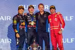 Foto zur News: Sergio Perez (Red Bull), Max Verstappen (Red Bull) und Carlos Sainz (Ferrari)