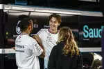 Foto zur News: Lewis Hamilton (Mercedes) und George Russell (Mercedes)