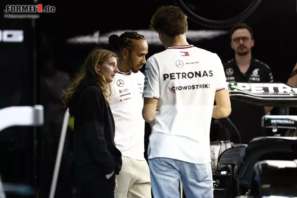 Foto zur News: George Russell (Mercedes) und Lewis Hamilton (Mercedes)