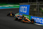 Foto zur News: Lando Norris (McLaren) und Sergio Perez (Red Bull)
