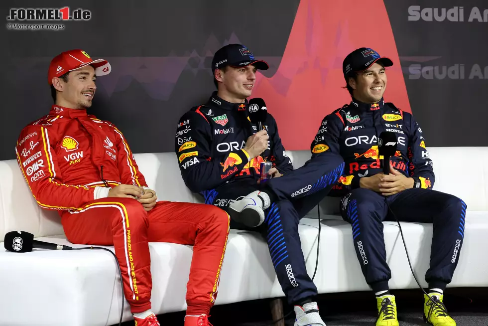 Foto zur News: Charles Leclerc (Ferrari), Max Verstappen (Red Bull) und Sergio Perez (Red Bull)