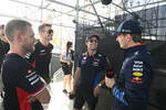 Foto zur News: Kevin Magnussen (Haas), Nico Hülkenberg (Haas), Sergio Perez (Red Bull) und Max Verstappen (Red Bull)