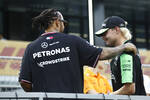 Foto zur News: Lewis Hamilton (Mercedes) und Valtteri Bottas (Sauber)