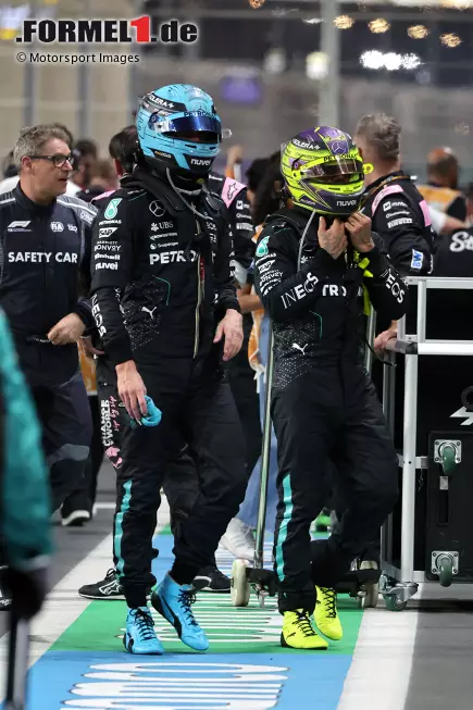 Foto zur News: George Russell (Mercedes) und Lewis Hamilton (Mercedes)