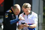 Foto zur News: Verstappen-Renningenieur Gianpiero Lambiase mit Liam Lawson