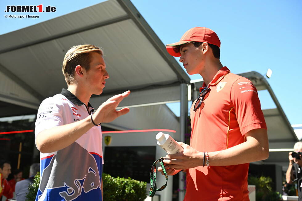 Foto zur News: Liam Lawson und Oliver Bearman (Ferrari)
