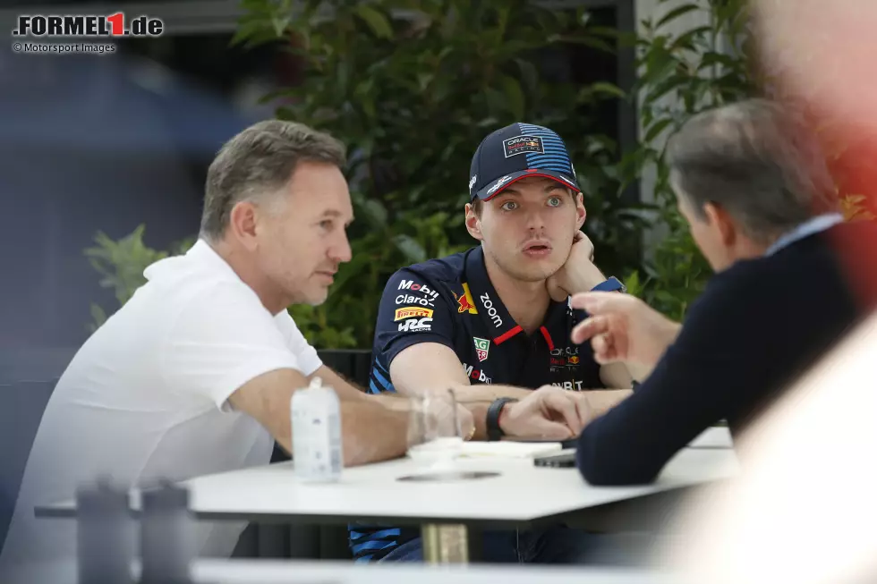 Foto zur News: Christian Horner und Max Verstappen (Red Bull)