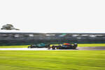 Foto zur News: Lance Stroll (Aston Martin) und Sergio Perez (Red Bull)