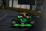 Foto zur News: Valtteri Bottas (Sauber) und Lando Norris (McLaren)