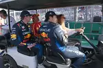 Foto zur News: Sergio Perez (Red Bull), Max Verstappen (Red Bull) und Carlos Sainz (Ferrari)