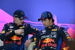 Foto zur News: Max Verstappen (Red Bull) und Sergio Perez (Red Bull)