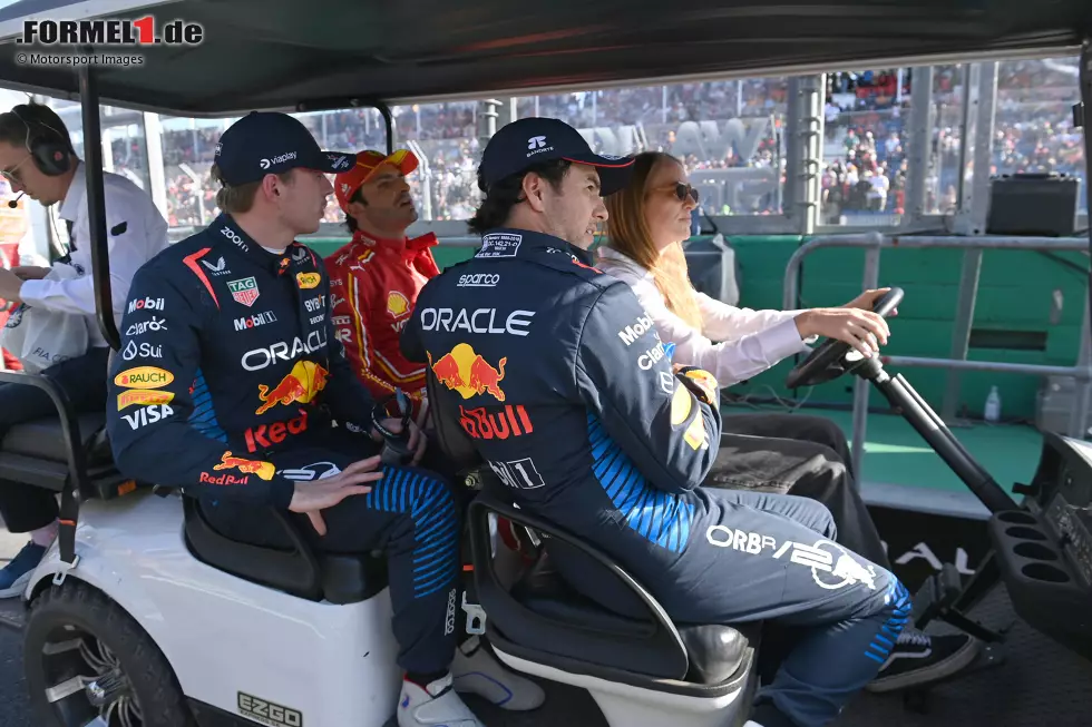 Foto zur News: Sergio Perez (Red Bull), Max Verstappen (Red Bull) und Carlos Sainz (Ferrari)