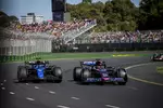 Foto zur News: Alexander Albon (Williams) und Esteban Ocon (Alpine)