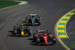 Foto zur News: Charles Leclerc (Ferrari), Sergio Perez (Red Bull) und Fernando Alonso (Aston Martin)