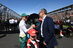 Foto zur News: Fernando Alonso (Aston Martin) und Stefano Domenicali