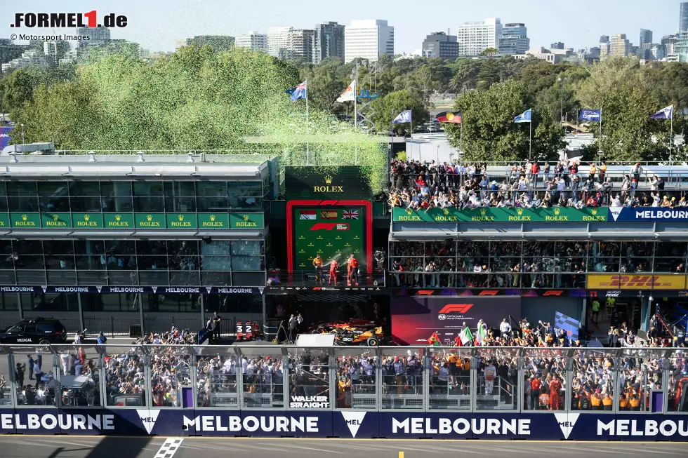 Foto zur News: Carlos Sainz (Ferrari), Charles Leclerc (Ferrari) und Lando Norris (McLaren)