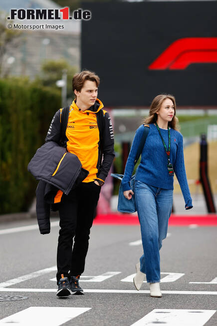Foto zur News: Oscar Piastri (McLaren) mit Freundin Lily Zneimer