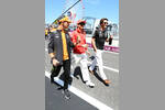 Foto zur News: Lando Norris (McLaren), Charles Leclerc (Ferrari) und George Russell (Mercedes)