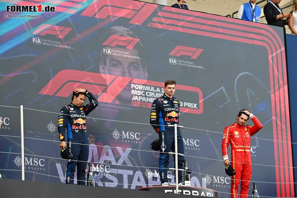 Foto zur News: Sergio Perez (Red Bull), Max Verstappen (Red Bull) und Carlos Sainz (Ferrari)