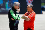 Foto zur News: Alessandro Alunni Bravi (Sauber) mit Frederic Vasseur (Ferrari)
