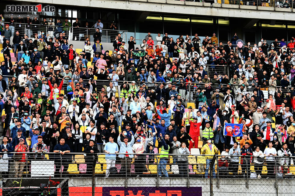 Foto zur News: Fans in Schanghai