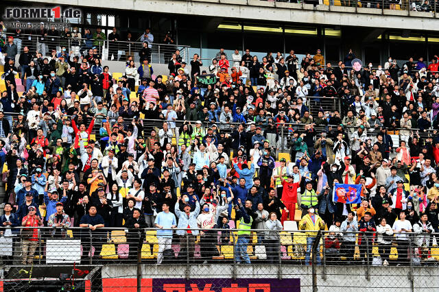 Foto zur News: Fans in Schanghai