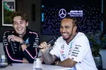 Foto zur News: George Russell (Mercedes) und Lewis Hamilton (Mercedes)