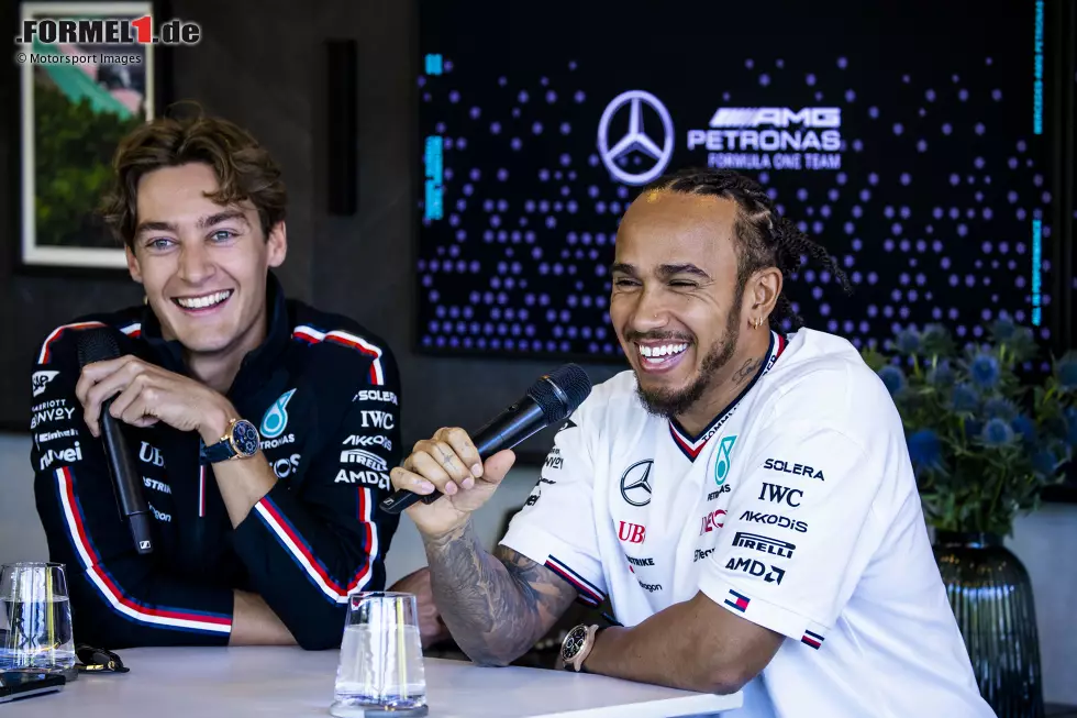 Foto zur News: George Russell (Mercedes) und Lewis Hamilton (Mercedes)