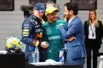 Foto zur News: Max Verstappen (Red Bull) und Fernando Alonso (Aston Martin)