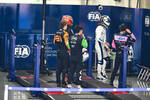 Foto zur News: Guanyu Zhou (Sauber), Pierre Gasly (Alpine), George Russell (Mercedes) und Oscar Piastri (McLaren)