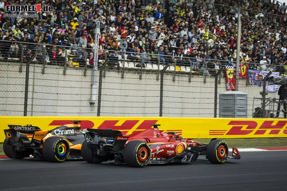 Foto zur News: Charles Leclerc (Ferrari) und Oscar Piastri (McLaren)