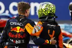 Foto zur News: Max Verstappen (Red Bull) und Lando Norris (McLaren)