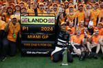 Foto zur News: Lando Norris (McLaren) und Gil de Ferran