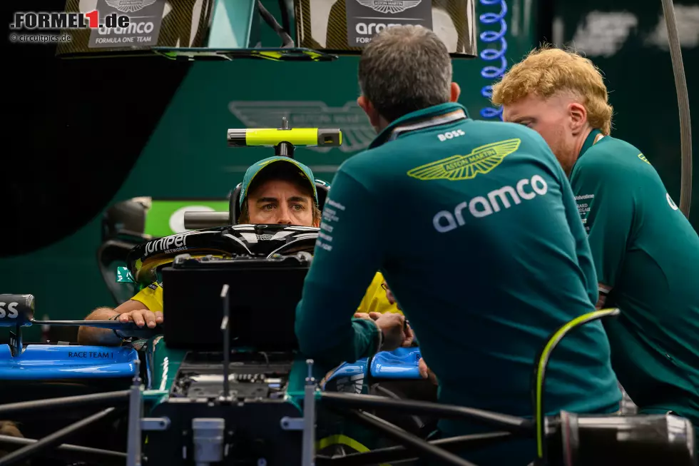 Foto zur News: Fernando Alonso (Aston Martin)