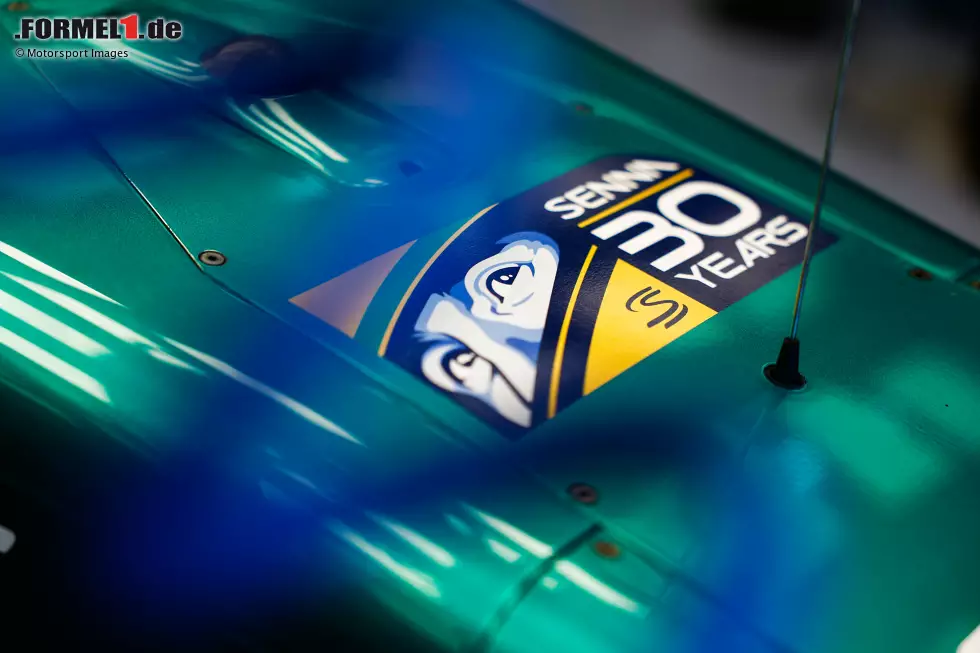 Foto zur News: Senna-Tribute auf dem Aston Martin